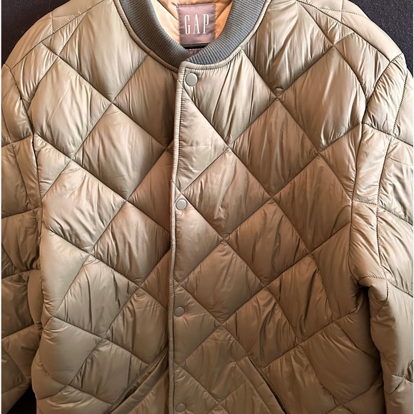 Like new quilted bomber jacket by GAP - Picture 1 of 3